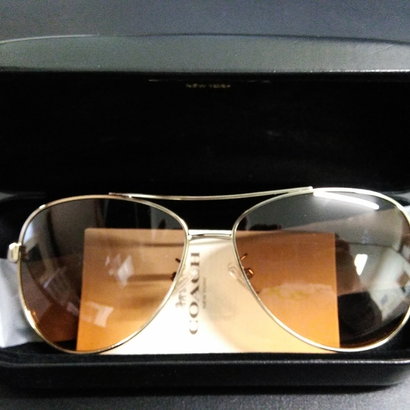 Coach Aviator Style Sunglasses - Picture 1 of 11